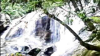 Falls 'N' Balls 1 - Scene 2