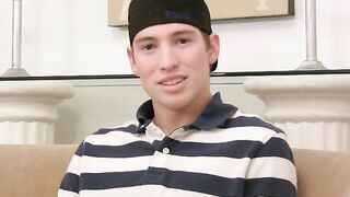 ADORABLE PRICE GETS HIS SECOND GAY HAND JOB