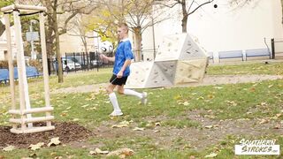 First touch (Oliver Morgenson, Isaac Esteban)