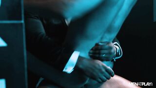 Stripper (Jason Vario, Skyy Knox)