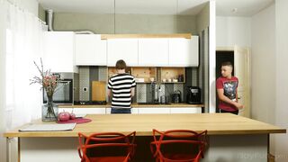 Donut Hole (Antony Carter, Max Trey)