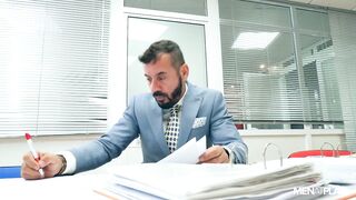 Office Voyeur (Dani Robles, Thomas Thunder)