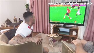 Bolas Na Trave / Balls Out (Leicy, Murillo)