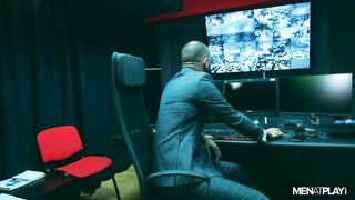 Supporting Co-Worker (Bruno Max, Sir Peter)