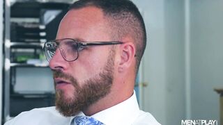 Peeping Photographer (Kike Gil, Leo Rosso)