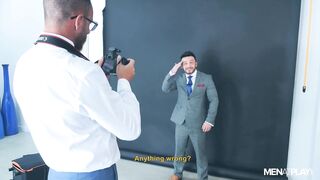 Peeping Photographer (Kike Gil, Leo Rosso)