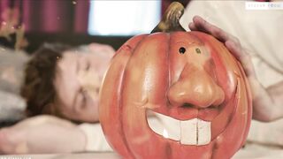 Halloween Special (Conor Davis, Ray May)