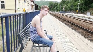 Hot teen boyfriend (Ollie Barn, Taylor Mason)