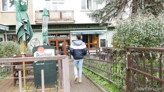 Happy hour (Andy Reyes, Ollie Barn)